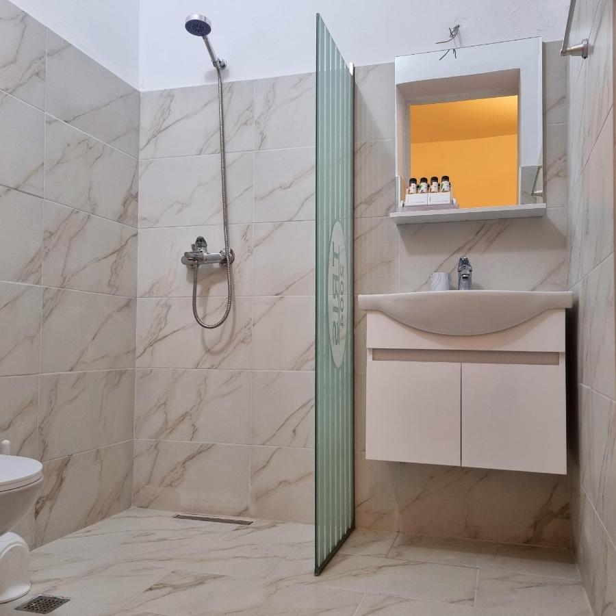 Green Villa Vlorë エクステリア 写真