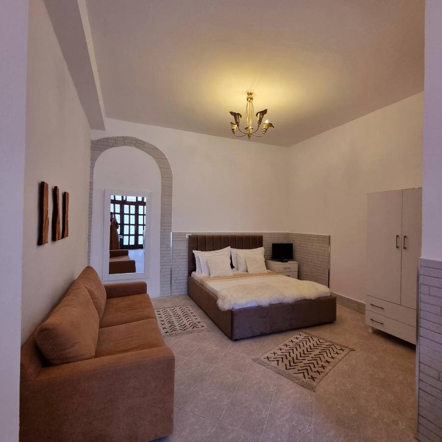 Green Villa Vlorë エクステリア 写真