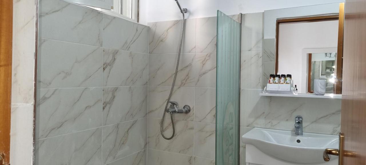 Green Villa Vlorë エクステリア 写真