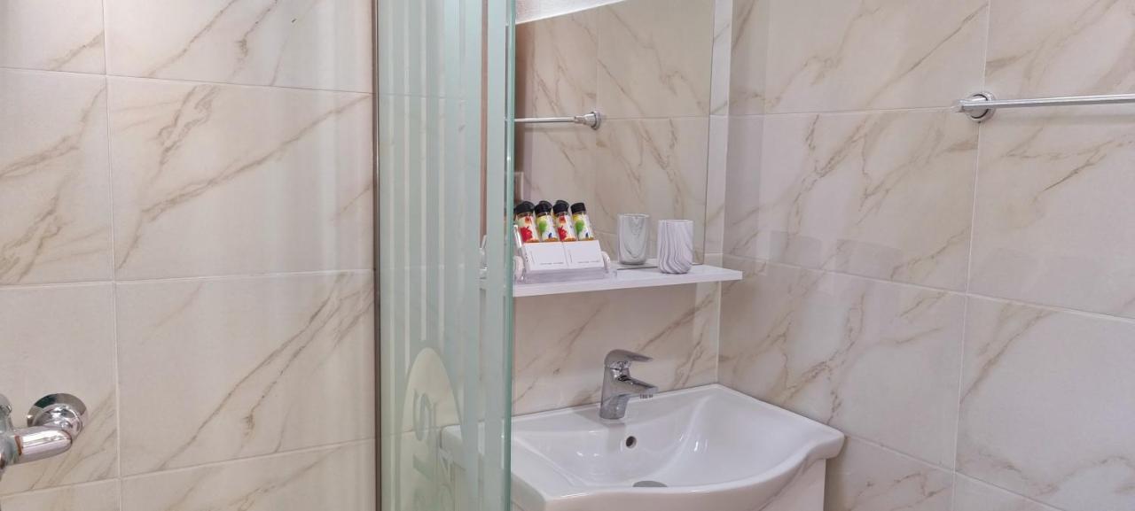 Green Villa Vlorë エクステリア 写真